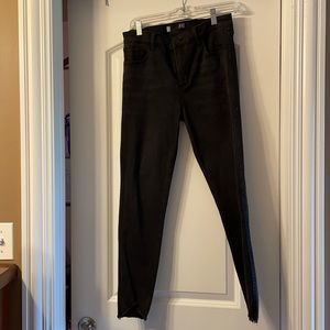 Kut from the Kloth black cropped jeans. Size 8.